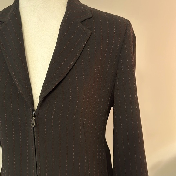 GARFIELD & MARKS Black and red pinstripe Suit  size 4 - Picture 2 of 16